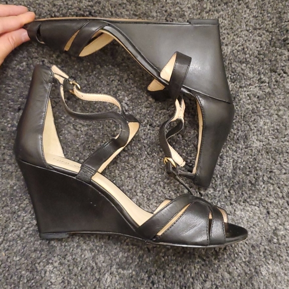Nine West Shoes - NWOT never worn Nine West wedge sandal (size 6.5)